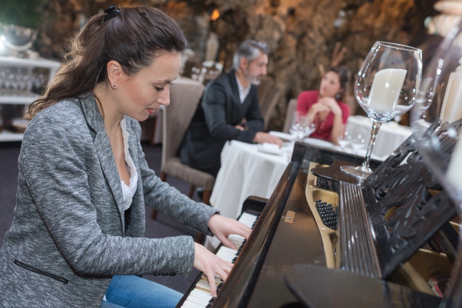 live music at a restaurant