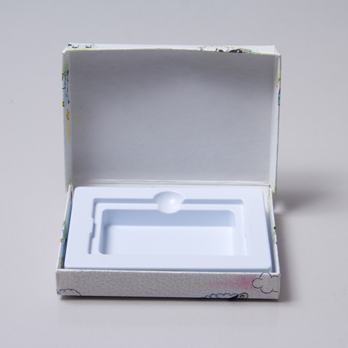 4-5/8 x 3-3/8 x 5/8 BABY LAMBS GIFT CARD BOX WITH PLATFORM INSERT