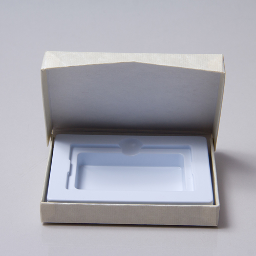 4-5/8 x 3-3/8 x 5/8 IVORY RIB GIFT CARD BOX WITH PLATFORM INSERT