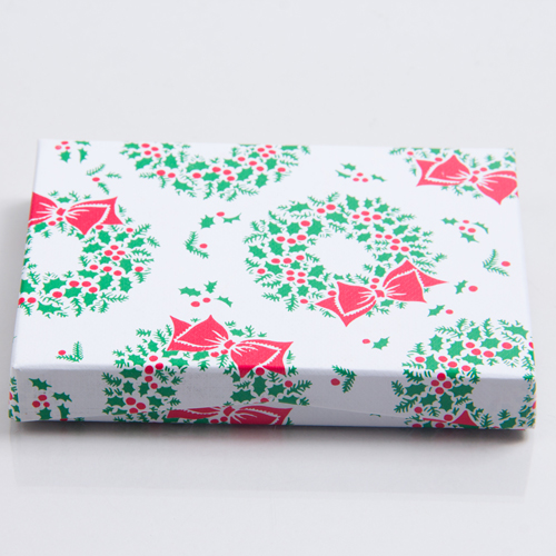 4-5/8 x 3-3/8 x 5/8 RED GREEN WREATH GIFT CARD BOX WITH PLATFORM INSERT