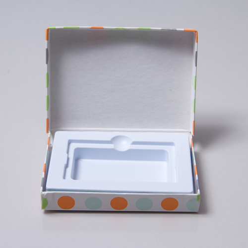 4-5/8 x 3-3/8 x 5/8 HIP HOP DOTS GIFT CARD BOX WITH PLATFORM INSERT