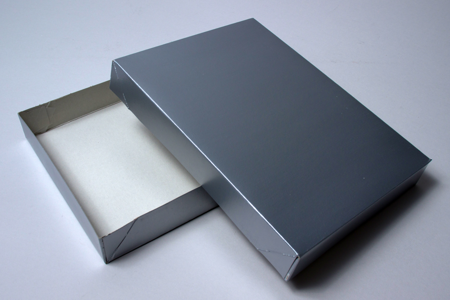 15 x 9.5 x 2 Silver Gloss Apparel Box
