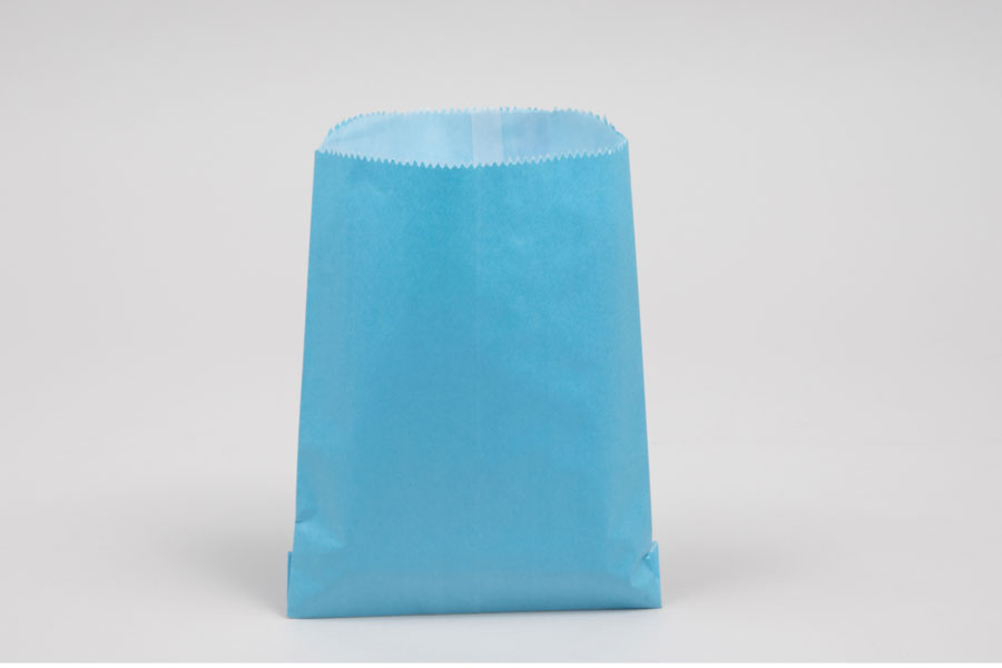 1/2# - 5-3/4 x 7-1/2 SKY BLUE GLASSINE LINED GOURMET MERCHANDISE BAGS