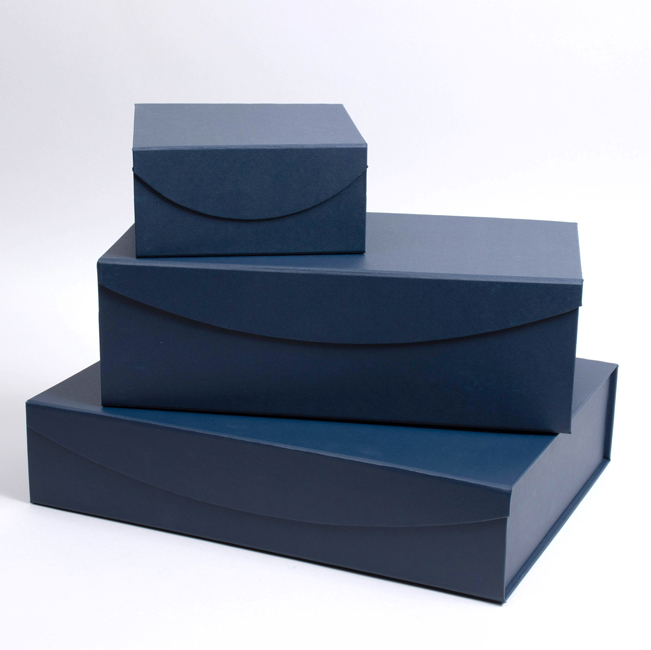 12 x 12 x 4-1/2 Matte White Magnetic Lid Gift Box