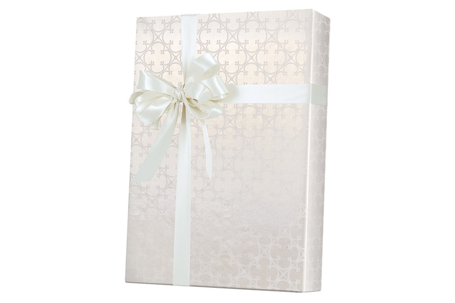 18-in x 417-ft QUATREFOIL GIFT WRAP (E3150)