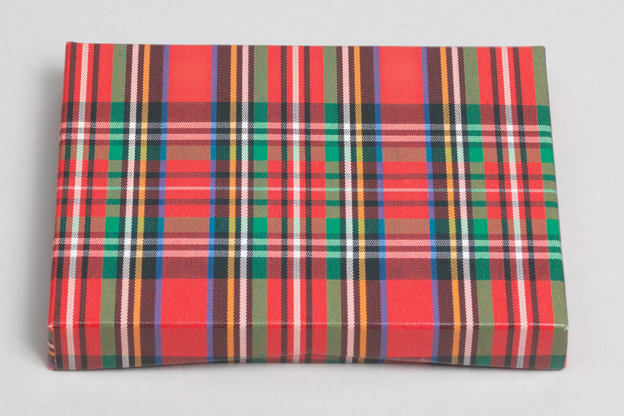 4-5/8 x 3-3/8 x 5/8 TARTAN (RED PLAID) GIFT CARD BOX WITH PLATFORM INSERT