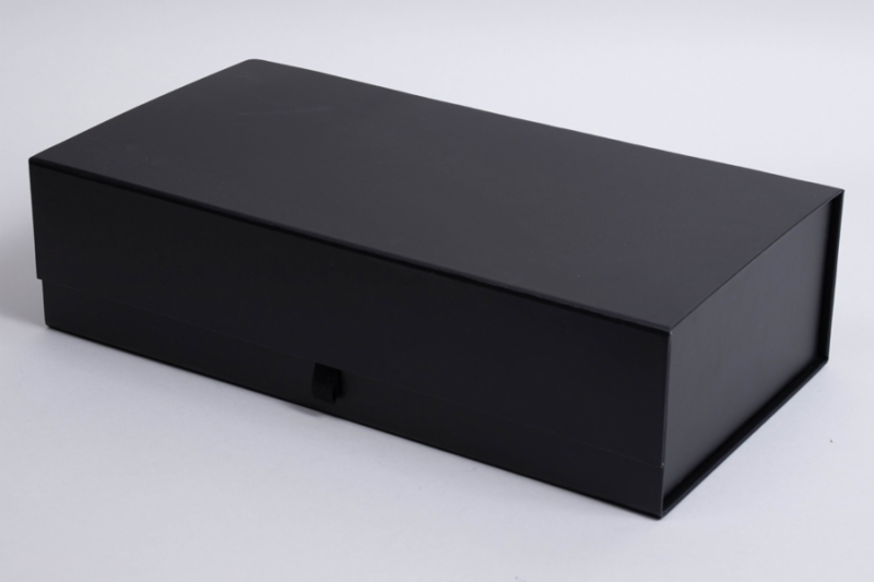 13-1/2 x 7 x 3-1/2 Matte Black Magnetic Lid Gift Boxes