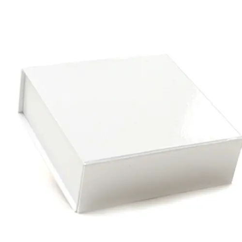 5-1/2X5-1/2X1-3/4 WHITE GLOSS MAGNETIC BOX