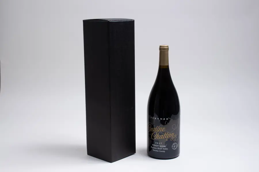 4-1/2 X 4-1/2 X 16-3/4 MAGNUM BOTTLE BO X  BLACK LINEN 1 BOT