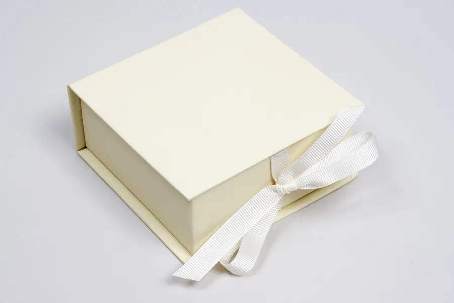 3-1/2X3-1/2X1-1/2 MATTE CREAM W/ CREAM RIBBON JEWLERY BOX