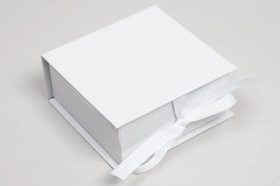 3-1/2X3-1/2X1-1/2 MATTE WHITE W/ WHITE PLATFORM AND RIBBON JEWELRY BOX