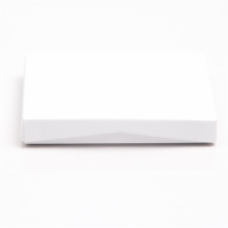 4-5/8 x 3-3/8 x 5/8 WHITE SOFT TOUCH GIFT CARD BOX WITH SILVER POP-UP INSERT