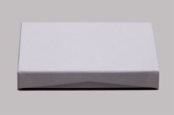 4-5/8 x 3-3/8 x 5/8 WHITE LINEN GIFT CARD BOX WITH GOLD POP-UP INSERT